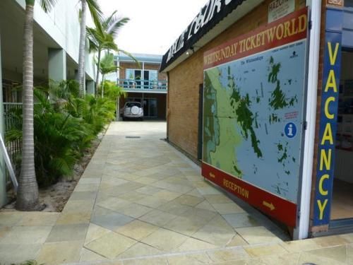 Airlie Court Units Aparthotel Airlie Beach Exterior foto